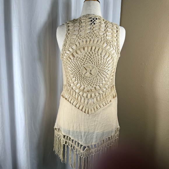 Cream Crochet Fringe Vest Size M Boho Chic Festival Fashion Crochet Fringe Rue21 - Picture 5 of 13